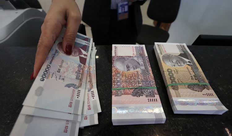 Nearly 30 percent of Cambodians borrow money, CBC says